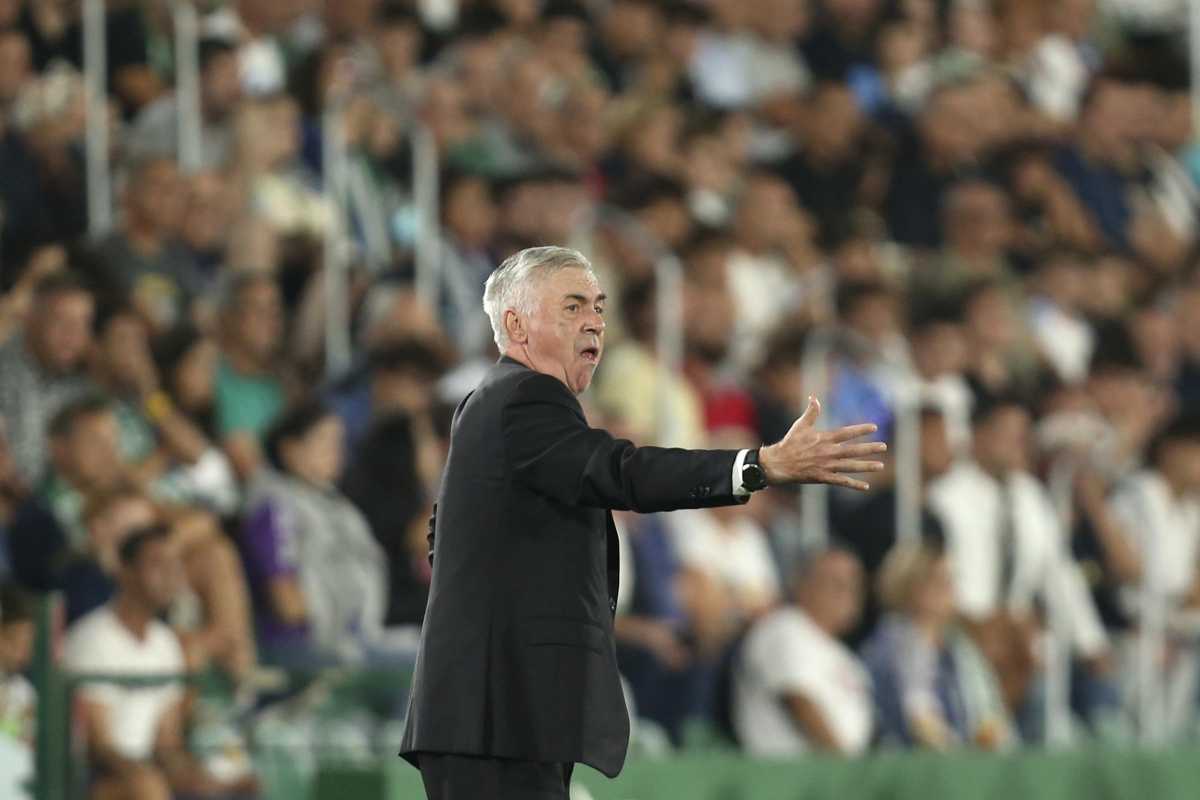 Ancelotti pensieroso 