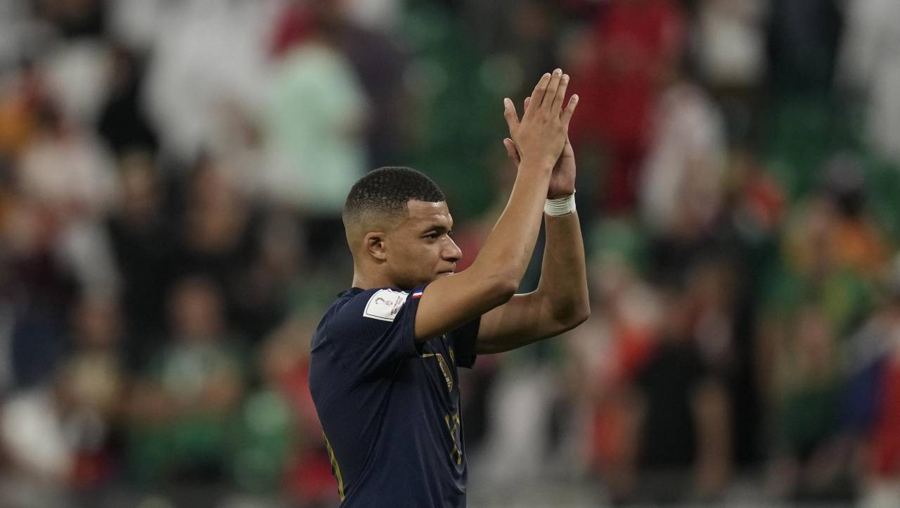 Mbappé applaude