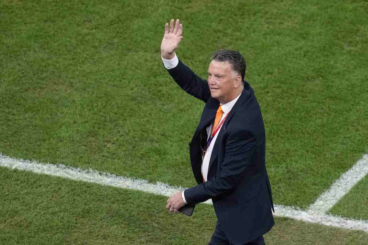 van Gaal saluta 