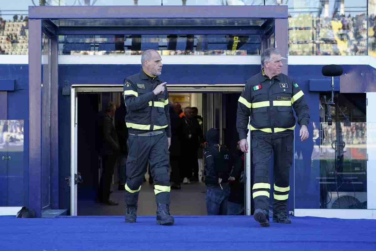 Pompieri allo stadio, incendio nella sfida tra Genoa-Juve